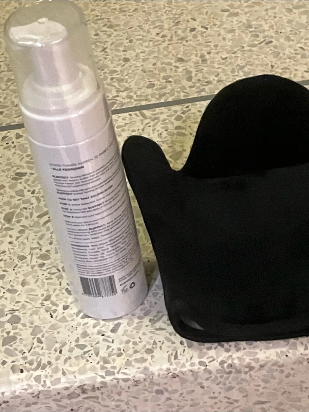 Eleffect “The Tan” tanning mousse with a velvet glove🥰